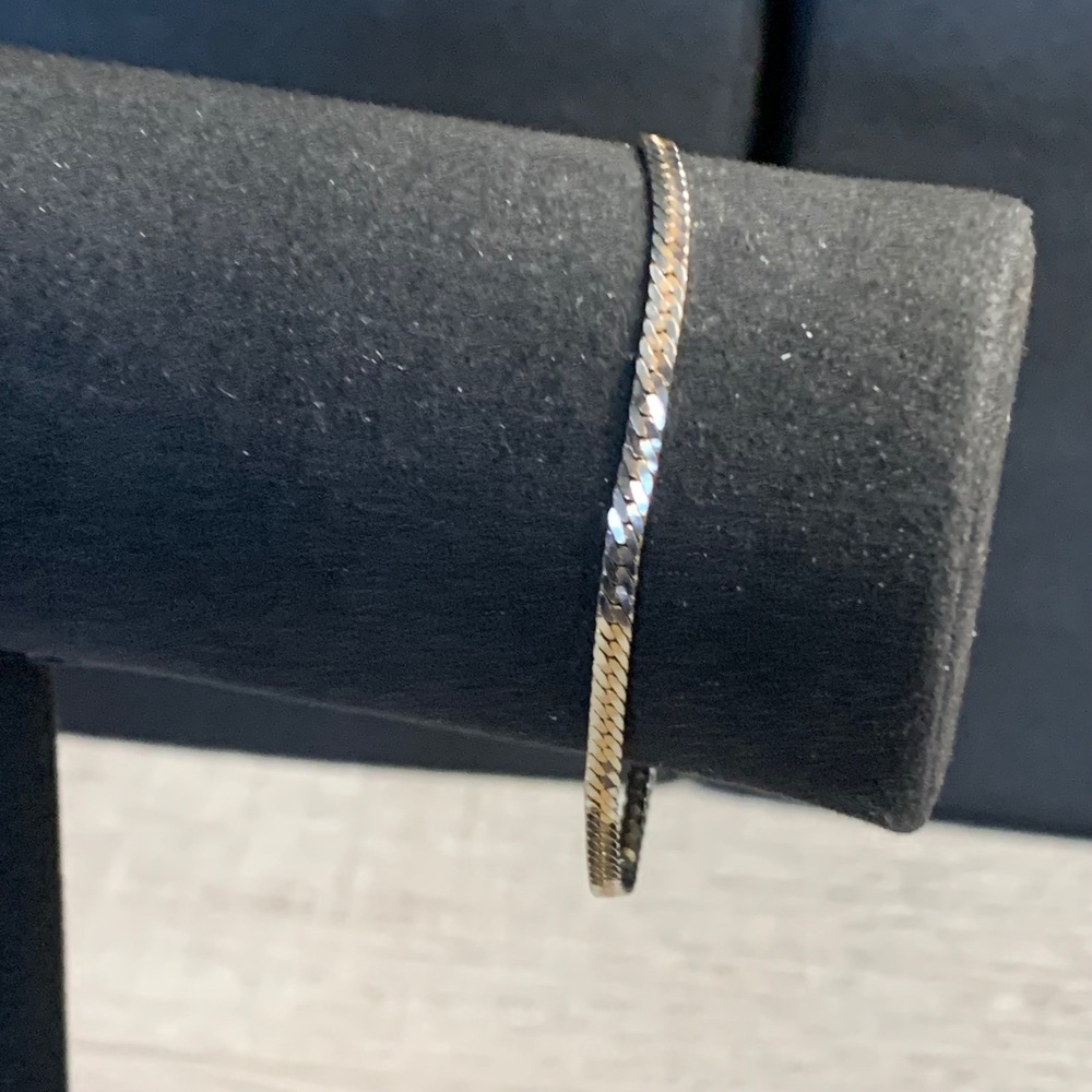 Vintage Gold Tone Herringbone Chain Bracelet Korea 7 Inch Minimalist Flat Weave